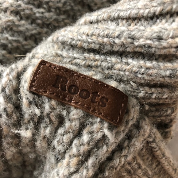 SOLD Cropped Wool Sweater - Picture 3 of 4